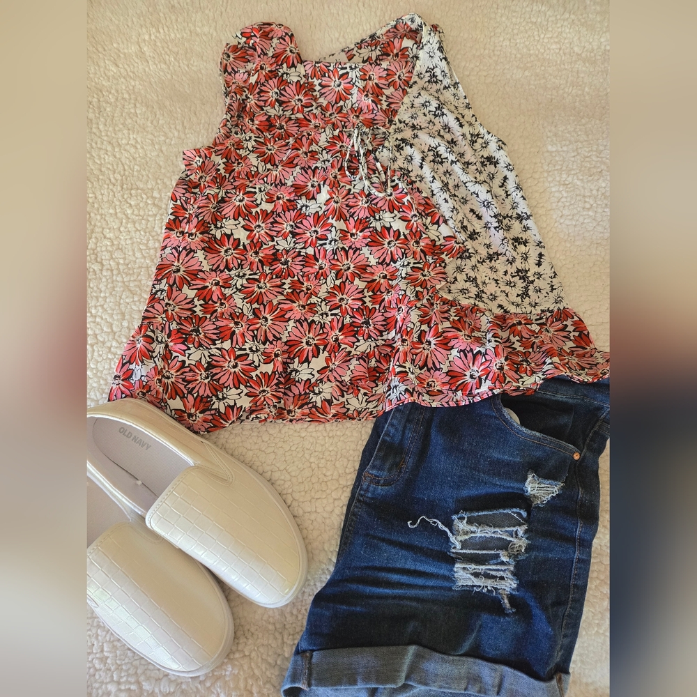 CABI Sleeveless Red & Pink Floral Layered Tp M